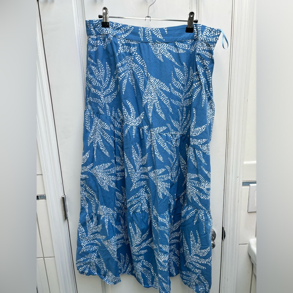 Midi floral blue skirt